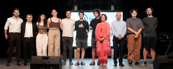 Artistas participantes y representantes institucionales durante la inauguración oficial de evento. // CharryTV Artistas participantes y representantes institucionales durante la inauguración oficial de evento. // CharryTV