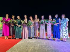 Las Damas Goyescas de este año y su Presidenta, Milagros Naranjo, también han sido obsequiadas en este acto // Ayuntamiento de Ronda