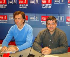 Rubén Morales y Francisco Calvente, en su comparecencia de hoy ante los medios. // CharryTV