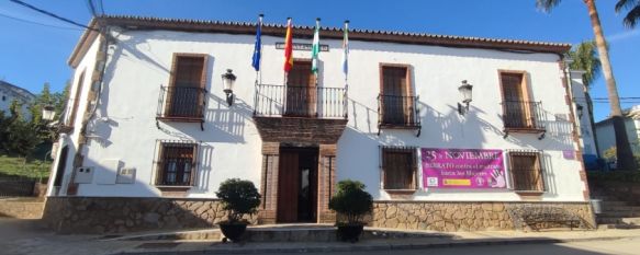 Fachada de la casa consistorial. // CharryTV Fachada de la casa consistorial. // CharryTV