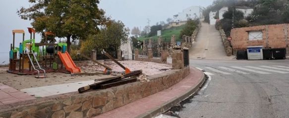 Este parque infantil quedó anegado de barro el pasado 14 de noviembre. // CharryTV Este parque infantil quedó anegado de barro el pasado 14 de noviembre. // CharryTV