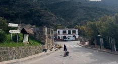 La entrada al pueblo, junto al arroyo, fue la zona más perjudicada.  // CharryTV