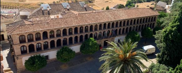 La alcaldesa reorganiza algunas de las concejalías de cara a 2025, Los cambios incluyen el nombramiento de Ángel Martínez como delegado de Universidades, Cristina Durán al frente de Educación, Alicia López en Seguridad Ciudadana y Mari Carmen Martínez en Gestión Tributaria, 08 Jan 2025 - 15:41