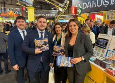 La delegación de Turismo de Ronda y la alcaldesa, María de la Paz Fernández, en las instalaciones de Feria de Madrid // CharryTV