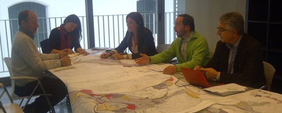 El Ayuntamiento y el equipo “Territorio y Ciudad” han cerrado los últimos detalles del PGOU, El documento de planteamiento urbanístico se aprobará inicialmente en el próximo pleno
, 27 Apr 2012 - 16:31