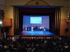 A la charla acudieron estudiantes de todos los institutos rondeños, que participaron de manera activa en la actividad. // CharryTV