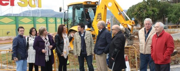 Se reanudan las obras de la rotonda situada en el polígono industrial El Fuerte, La actuación, financiada por la Diputación de Málaga, tiene un coste de 75.000 euros, 30 Apr 2012 - 17:12