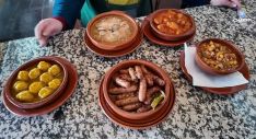 Las tapas de callos, albóndigas, carne con tomate y salchichas son de las más demandas.  // CharryTV