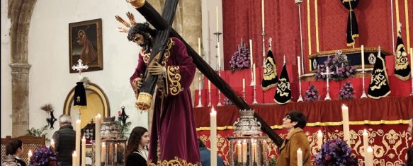 Padre Jesús vuelve a encontrarse con sus fieles en su besapié, Cientos de personas han acudido a la llamada del Señor de Ronda, como cada primer viernes de marzo, 07 Mar 2025 - 18:20