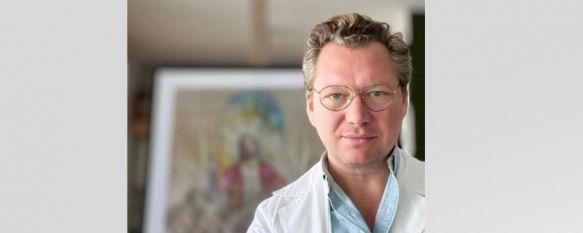 Juan Miguel Martín Mena es elegido para realizar el Cartel Oficial de las Glorias 2025, Este autor fue el encargado de anunciar la Semana Santa 2022 a través de una obra donde aparecía Nuestro Padre Jesús en su Entrada Triunfal en Jerusalén , 10 Mar 2025 - 15:40