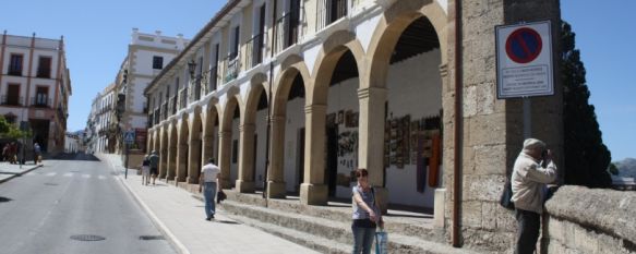 Entra en vigor el nuevo Plan Especial de Estacionamiento para el Casco Histórico  , Entre la Muralla de Almocábar, el Arco de Felipe V y el Puente Nuevo sólo podrán estacionar los residentes, 10 May 2012 - 17:22