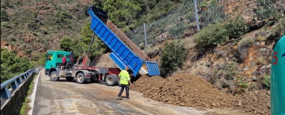 La Junta inicia los trabajos en la zona dañada de la carretera A-397, Una quincena de efectivos ha comenzado las labores previas para la instalación de la malla de contención, 19 Mar 2025 - 11:47