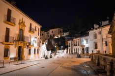 Se ha creado una nueva plaza junto al Puente Viejo. // CharryTV