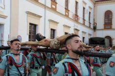 Cristo de la Buena Muerte portado por caballeros legionarios. // CharryTV