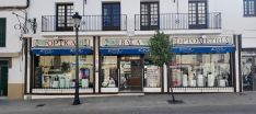 Hace unos años realizaron una ampliación y añadieron más cristaleras en el escaparate. // CharryTV