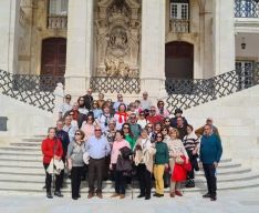 Un grupo de viajeros en la Universidad de Coímbra (Portugal).  // CharryTV