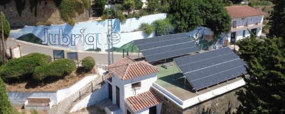 Jubrique instala paneles solares en su depósito municipal