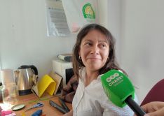 Lisbeth es la monitora del taller. // CharryTV