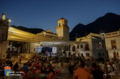 Durante la Semana Cultural se han ofrecido espectáculos en la plaza del pueblo.  // CharryTV