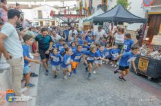 También se organizado actividades para los más pequeños, como esta carrera.  // CharryTV