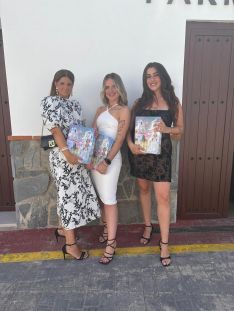 Laia, Paloma y Nuria son las mayordomas de este año.  // CharryTV
