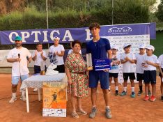 Robert Watzka, subcampeón, se confirma como una de las figuras emergentes del tenis nacional. // Alejandro Portillo 
