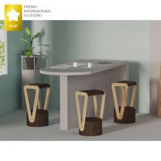 Estos originales bancos han sido su último proyecto premiado.  // ROJOmandarina.