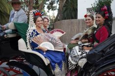 Las Damas Goyescas pudieron lucir sus trajes típicos // CharryTV