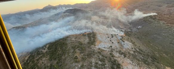El INFOCA trabaja en la extinción de un incendio forestal en el término municipal de Parauta
