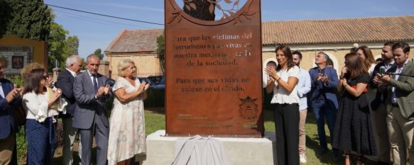 Ronda erige un monumento en recuerdo a las víctimas del terrorismo, La iniciativa ha sido una propuesta de la Asociación de Víctimas…, 22 Sep 2025 - 11:37