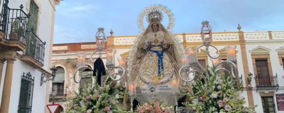 La Aurora procesionó esplendorosa por las calles del casco histórico