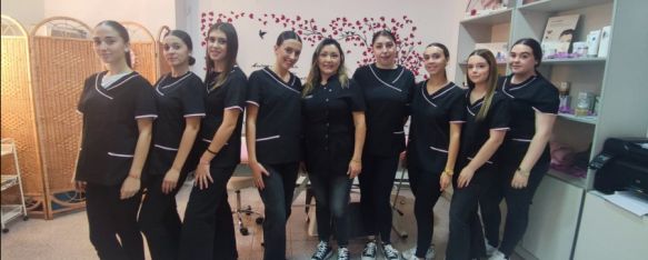 Las futuras profesionales de la estética se forman en Ronda con Claudia González , Por su academia pasan cada año decenas de alumnas procedentes…, 14 Oct 2025 - 10:00
