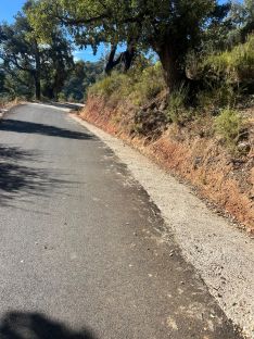 Avanza un itinerario alternativo del Plan Vía-ble entre Benarrabá y Genalguacil, que reducirá el 12 minutos el tiempo de viaje entre ambos municipios. // Diputación de Málaga. 