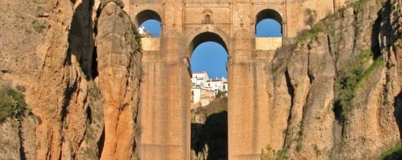 Rescatados cuatro jóvenes perdidos en los Molinos del Tajo , Uno de los hombres resultó herido al separarse de sus compañeros para buscar ayuda, 07 Aug 2012 - 10:36