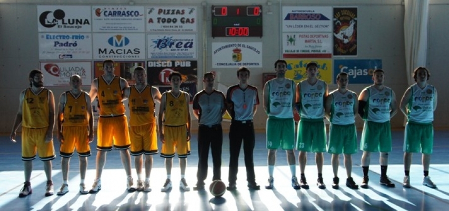 Quintetos iniciales del C.B. Olvera y el C.B. Ronda.