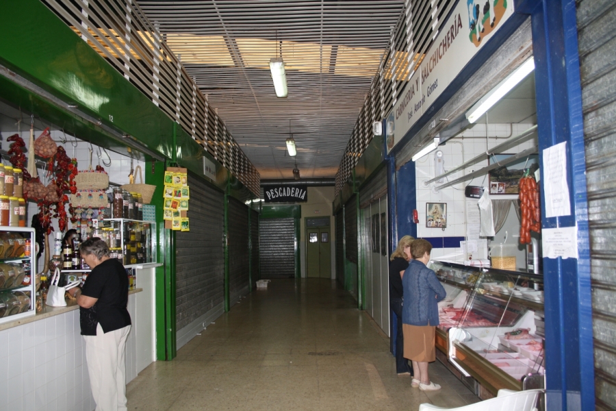 Más del 75 por ciento de los puestos existentes mantienen sus puertas cerradas.