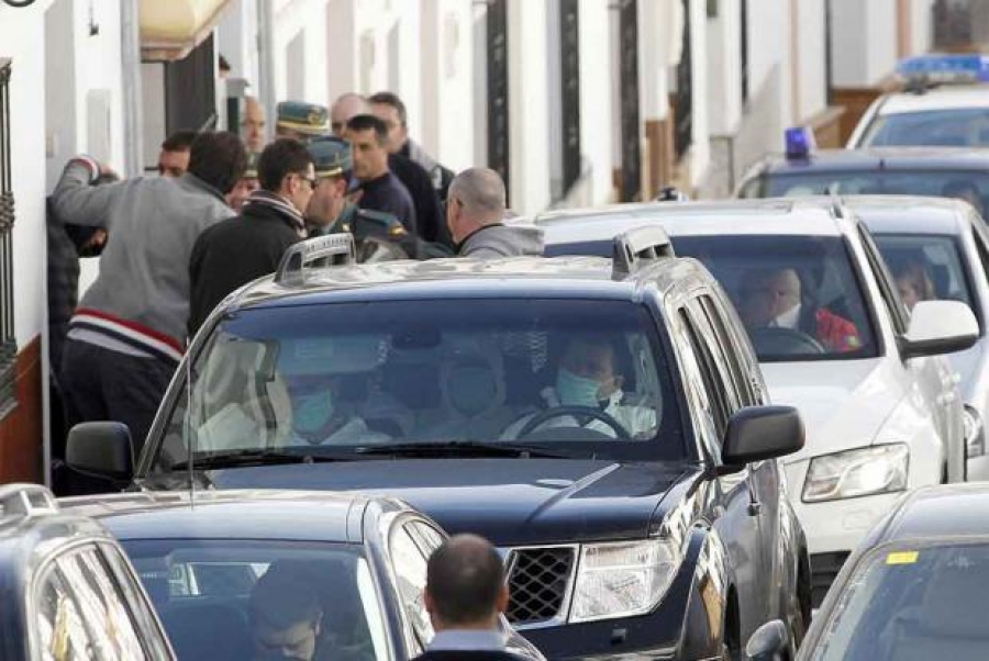 Momento de la detención en Arriate del menor acusado de asesinar a María Esther Jiménez.