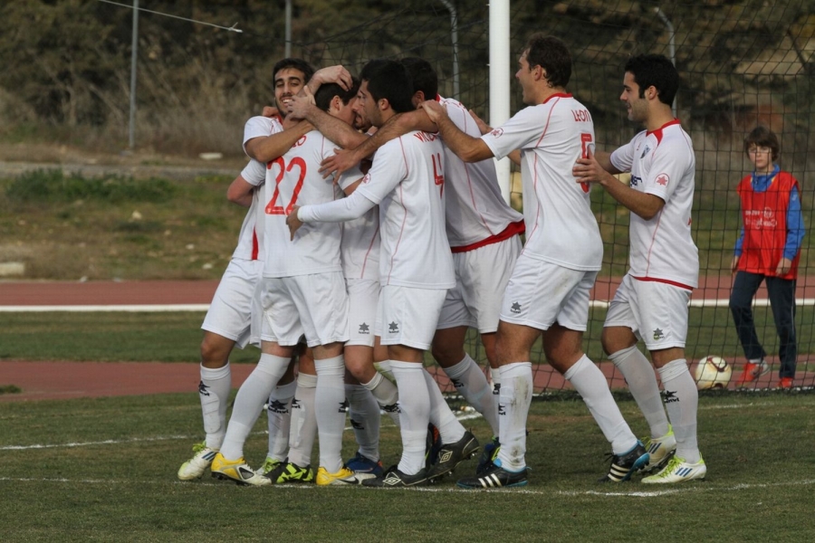 Galindo se estrenó como goleador y Pablo Domínguez volvió a marcar de penalti.