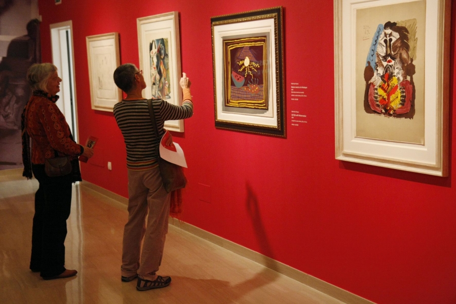 La nueva sala expositiva se ha inaugurado esta mañana con la participación de representantes del Museo Peinado y la Obra Social de Unicaja.