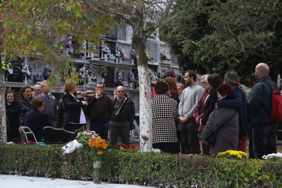 Imagen del acto que se celebró el jueves en el Cementerio de San Lorenzo.