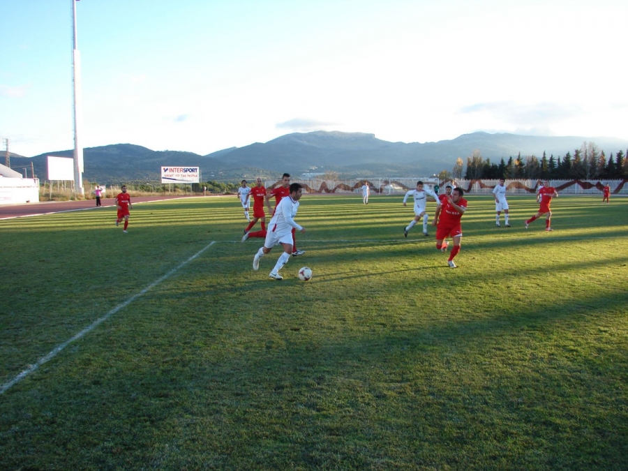 Humberto asistió a Cantos en el segundo gol de los rondeños.