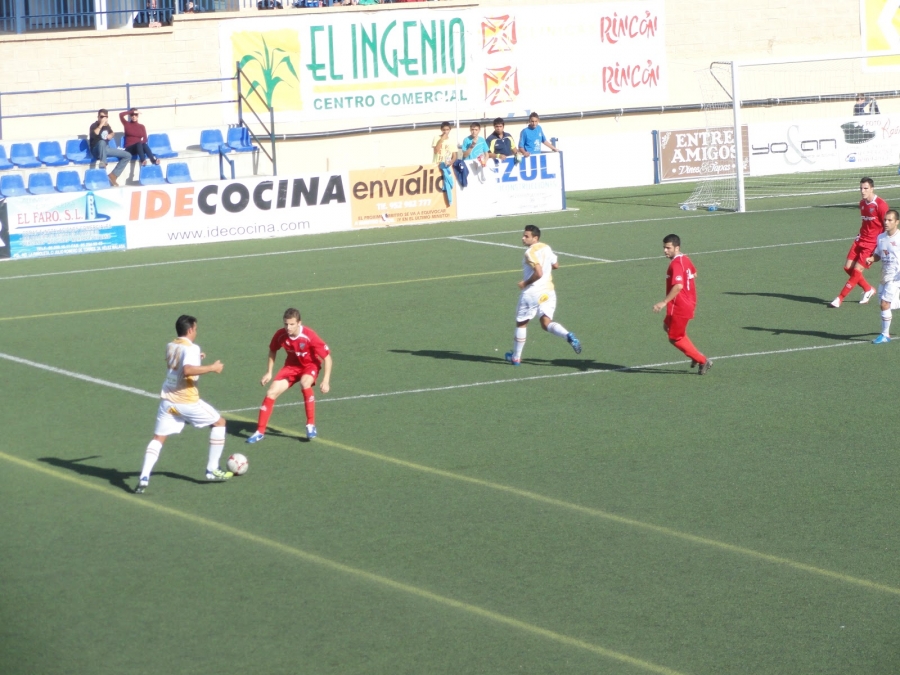 Los rondeños fueron capaces de sobreponerse al tempranero gol de penalti de Montero.