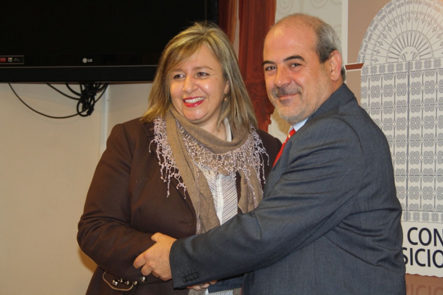 Isabel Barriga y Francisco Artacho han sellado hoy el acuerdo en el Convento de Santo Domingo.