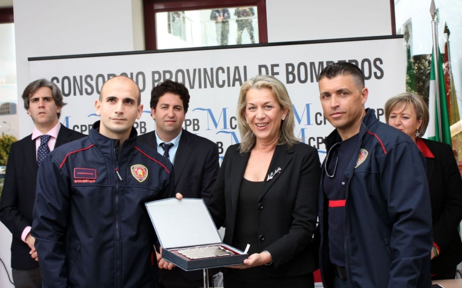 Juan María Díaz y Guillermo Cordal han sido los bomberos del parque de Ronda que han recibido un reconocimiento.