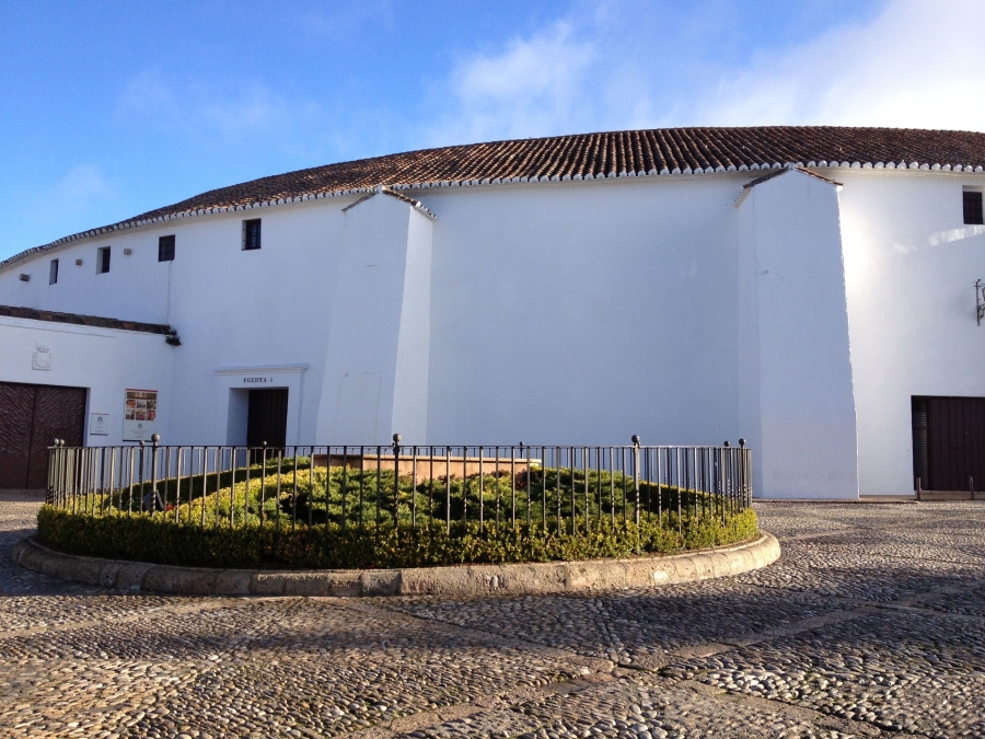 Estado actual del paseo de Blas Infante sin el monumento al toro de lidia.