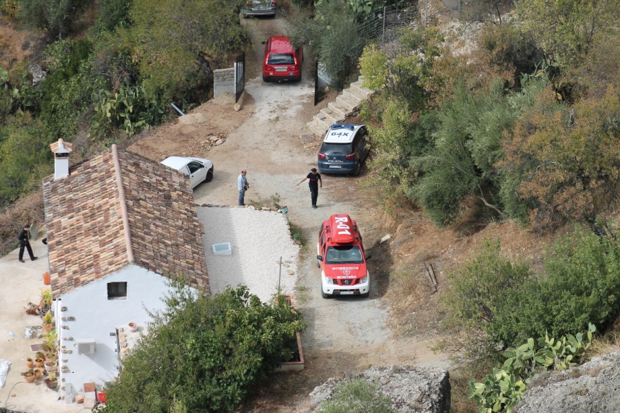 Imagen de la finca hasta la que fue porteado el cadáver por los bomberos.