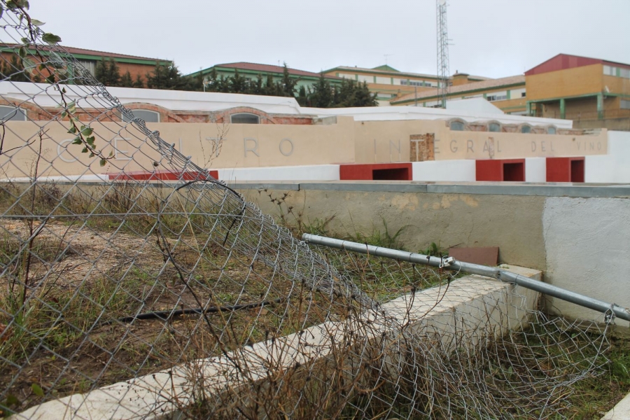 Imagen de algunos desperfectos causados por la acción de los cacos.