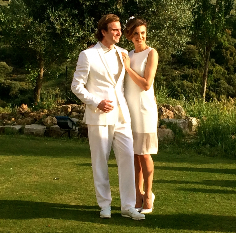 Los novios en las instalaciones de Ronda Mountain Resort, donde se celebró el enlace.