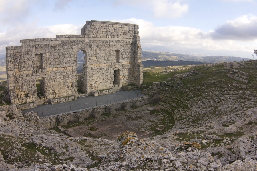 Estado del yacimiento arqueológico de Acinipo.