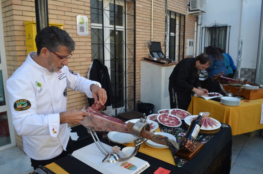 El concurso de Cortadores de Jamón alcanza ya su cuarta edición.